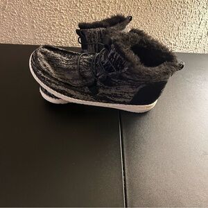 Hey Dude Women's Black Lea Fur Boots Size 7 Cozy Fall Winter Snow Casual